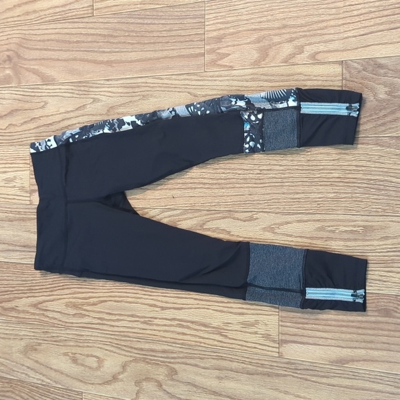 Lululemon Run the World Exploded So Fly Butterfly Angel 7/8 Tights, size 4 - Picture 1 of 5
